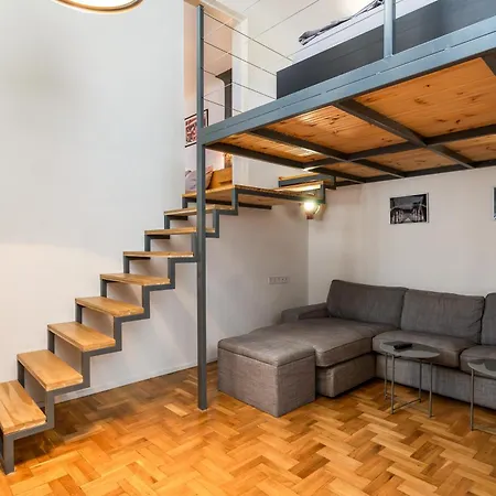 Industrial Westend Apartman