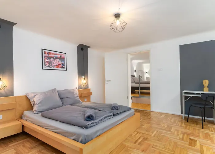 Industrial Westend Apartament *