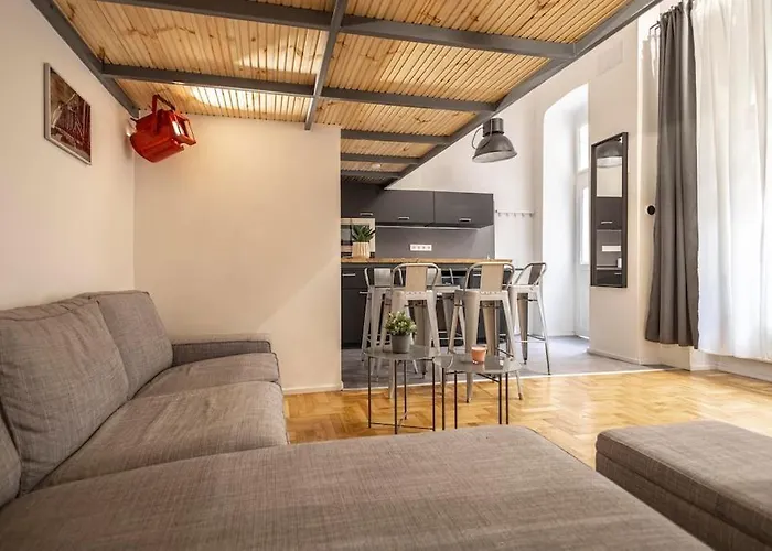 Industrial Westend Apartment *